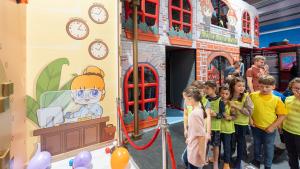 Enfants qui jouent lors d’un anniversaire dans un parc de jeux indoor à Strasbourg