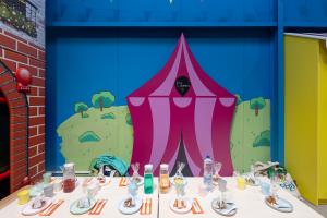 Salle d’anniversaire enfants décorée chez Chibitopia Strasbourg